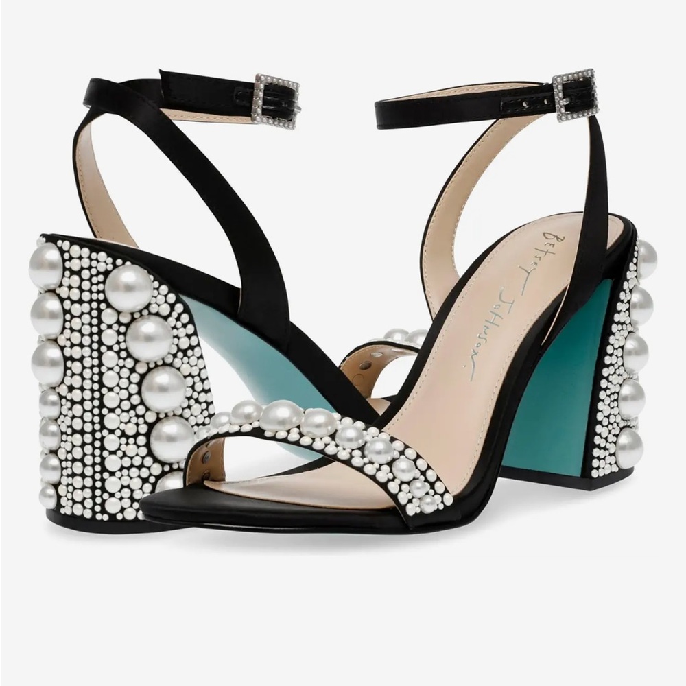 EUC Betsey Johnson Pearl Lexi Heels Black Size 9